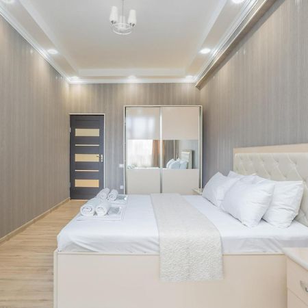 2 Bedrooms 2 Bathrooms Large And Lux Apartment Best Location Ереван Экстерьер фото