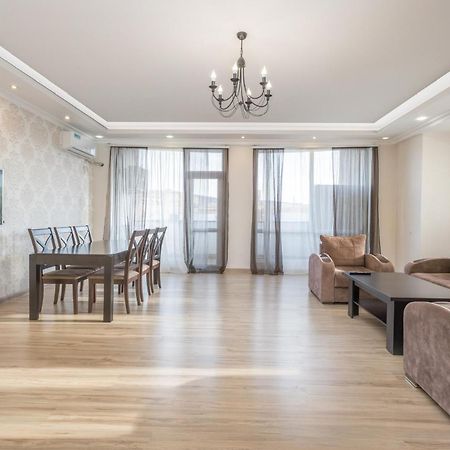 2 Bedrooms 2 Bathrooms Large And Lux Apartment Best Location Ереван Экстерьер фото