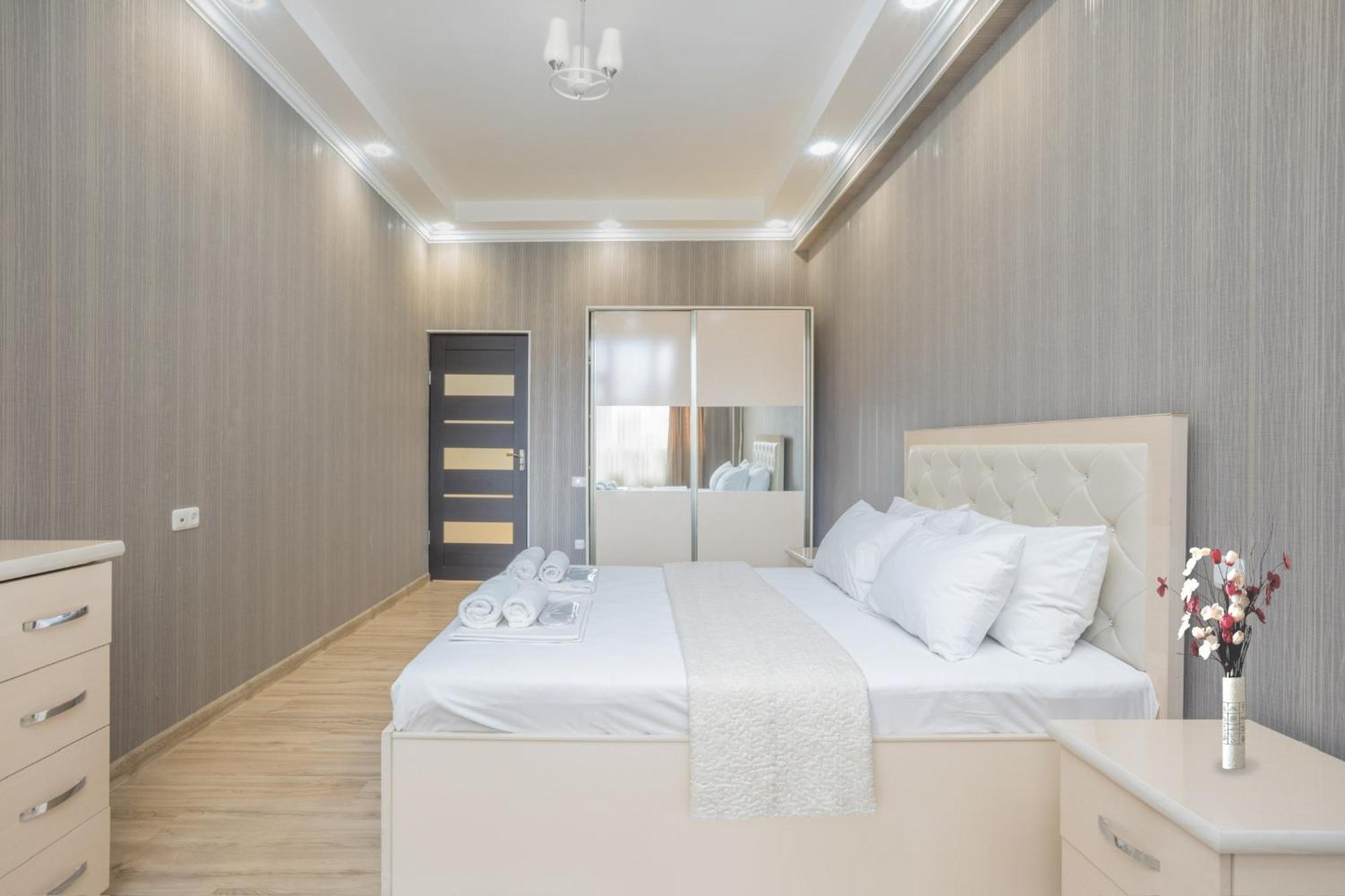 2 Bedrooms 2 Bathrooms Large And Lux Apartment Best Location Ереван Экстерьер фото